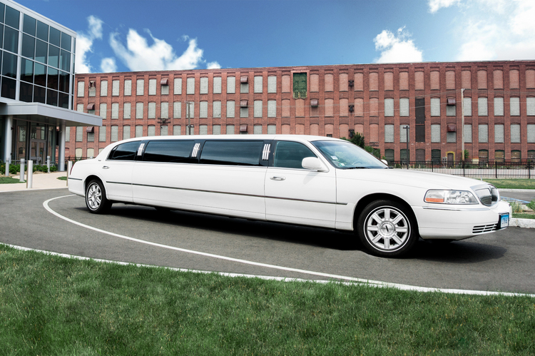 9 passenger lincoln limo